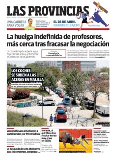 LOS COCHES SE SUBEN A LAS ACERAS EN MALILLA